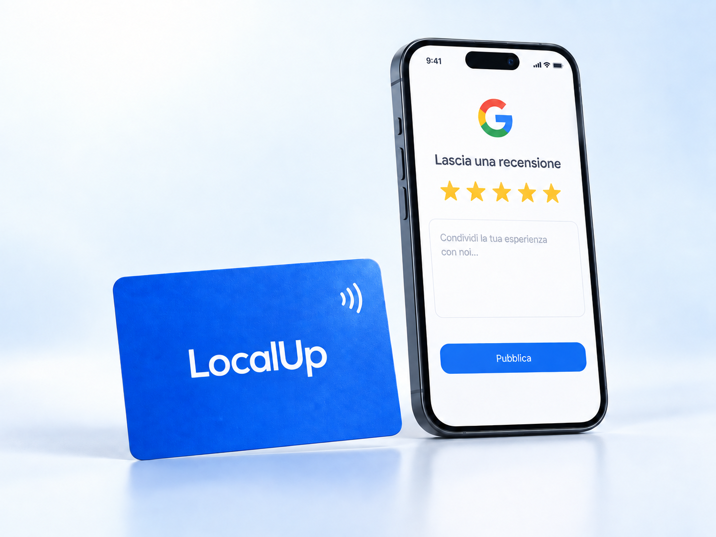 Review Card NFC blu LocalUp accanto a uno smartphone con la schermata di recensione Google